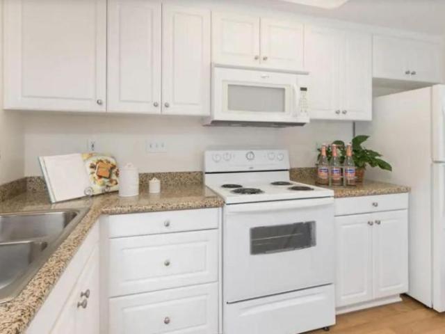 3 bedroom, Tustin CA 92782 105917819