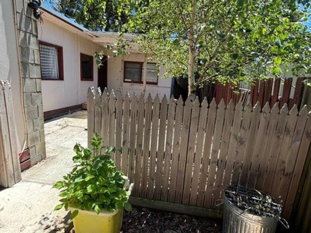 3 Bedroom Unit walking distance to water