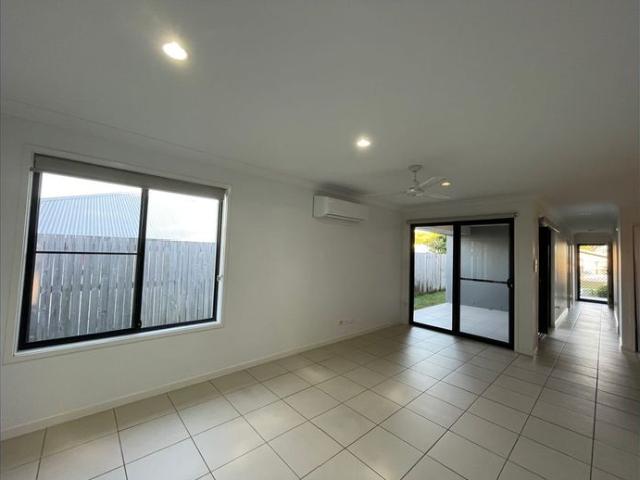 3 bedroom unit with Air Conditioning