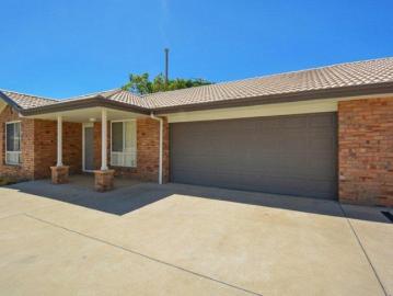 3 bedroom unit close to CBD