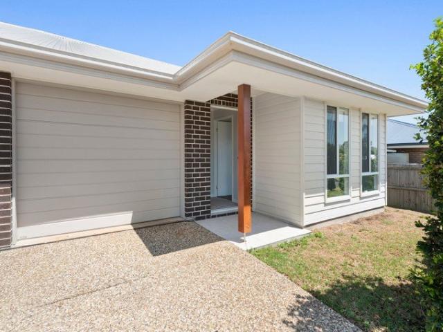 3 Bedroom Unit in Westbrook!