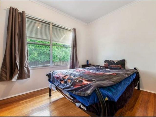 3 Bedroom Unit in Convenient Location !