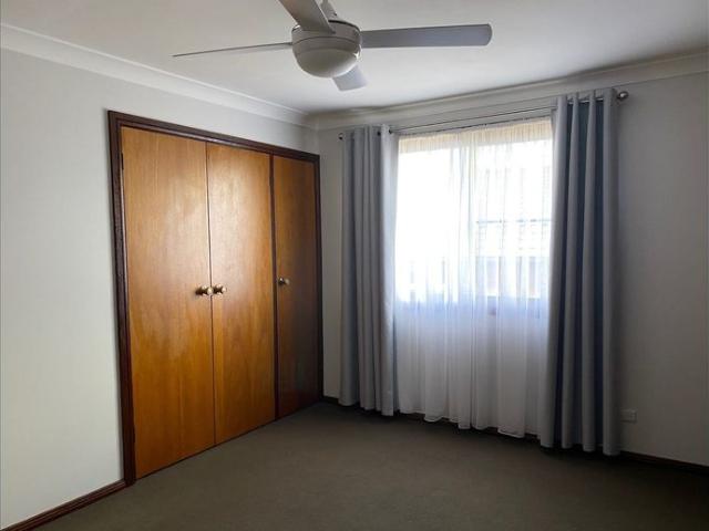 3 Bedroom Unit In Great Downtown Location