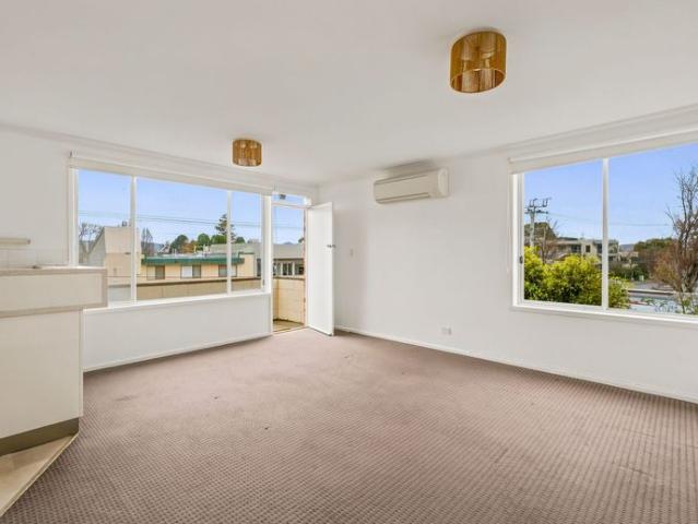 3 Bedroom Unit in Sandy Bay