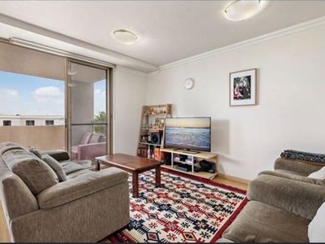 4 Bedroom Unit Freshly Painted