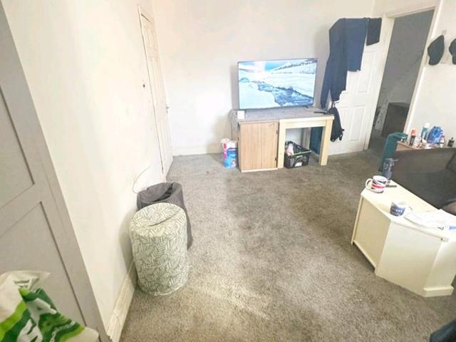 3 Bedroom Upper Flat – Condercum Road, NE4 9JD