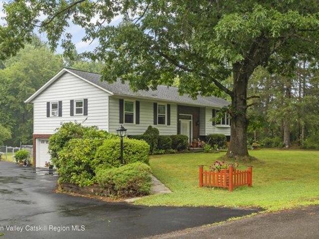 3 bedroom, Valatie NY 12184 105287438