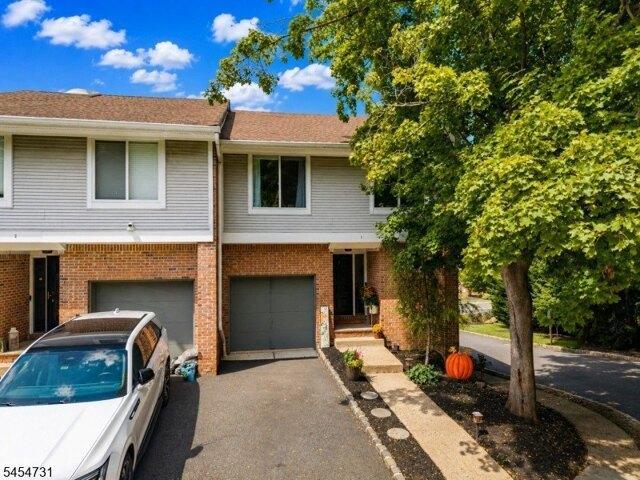 3 bedroom, Verona NJ 07044 105498319