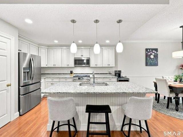 3 bedroom, Vernon CT 06066 105610802