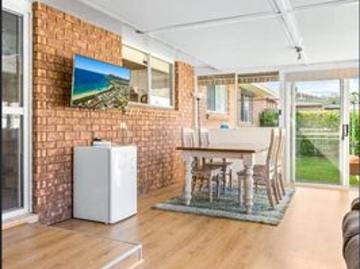 Tuncurry, Crawford River - Parking