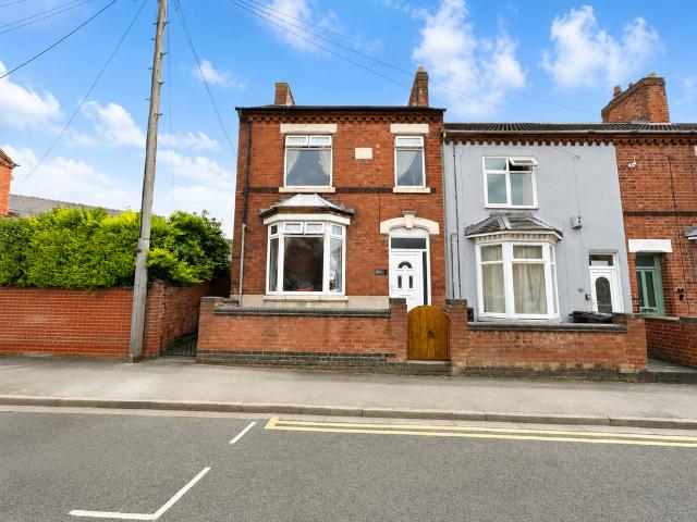 3 bedroom end of terrace house for sale