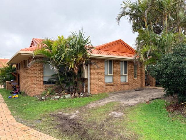 3 Bedroom Villa Steps from Angels Beach