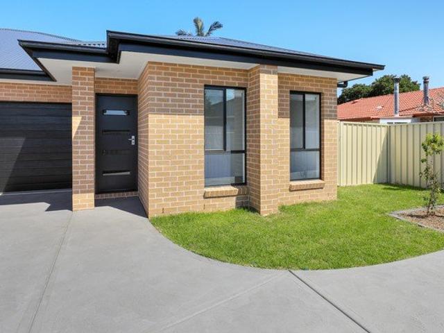 3 Bedroom Villa with Yard & Garage
