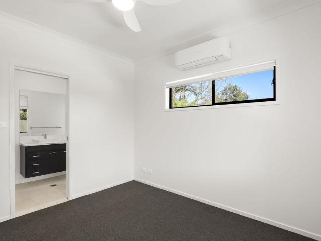 3 Bedroom Villa with Yard & Garage