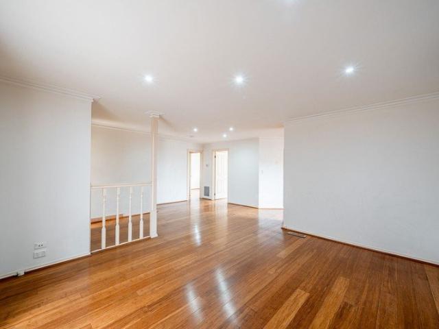 3 BEDROOM VILLA UNIT IN EXCELLENT LOCATION