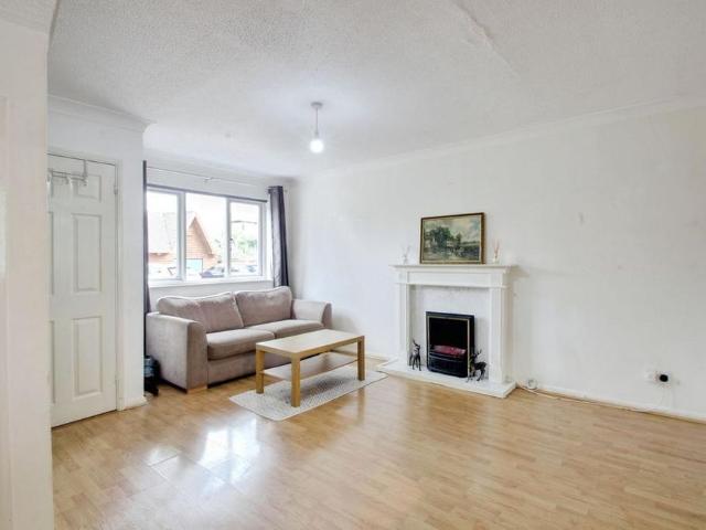 3 bedroom village house to rent