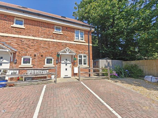 3 bedroom village house to rent