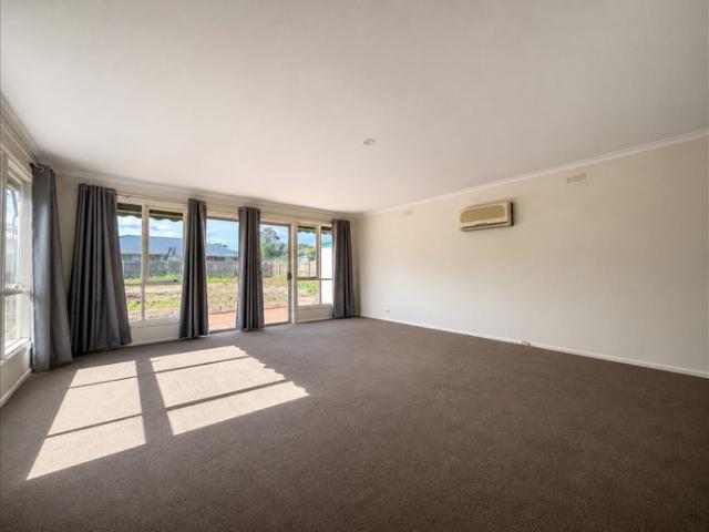 3 Bedrooms, Multiple Living Zones 8 Month Rental