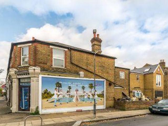 3 Bedrooms Maisonette for rent in Stanley Road, Teddington TW11