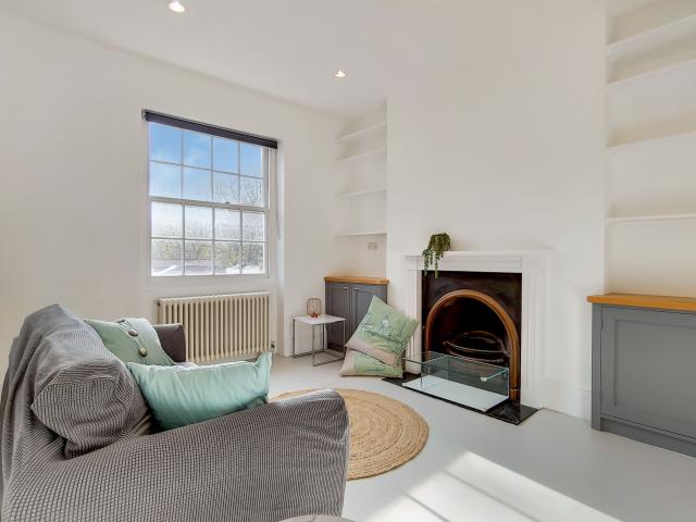 3 Bedrooms Maisonette for Rent in Regent square | Foxtons