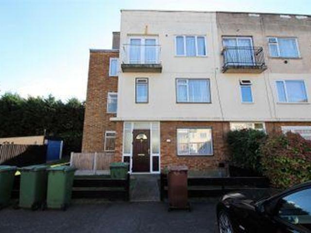 3 Bedrooms Maisonette for sale in Dukes Avenue, Grays RM17