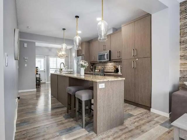 3 Bedrooms Modern Townhouse in Mahogany