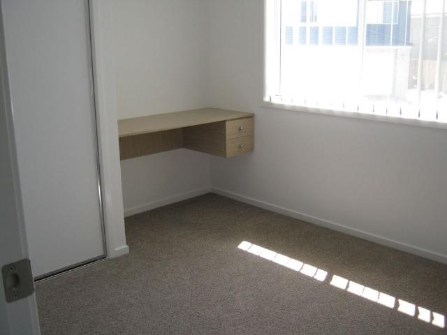 3 BEDROOMS! NEAR NORTH LAKES!