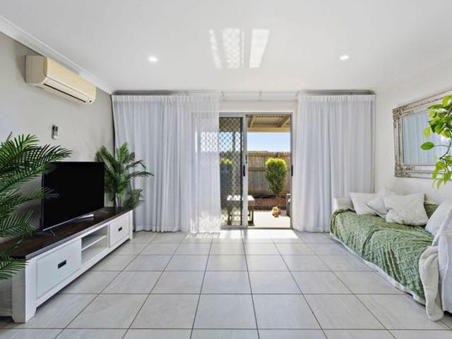 3 BEDROOMS! NEAR NORTH LAKES!