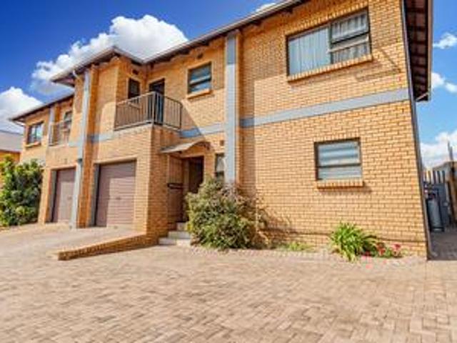 3 bedrooms on the market in elandshaven