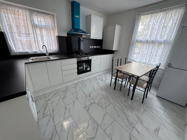 3 Bedrooms Available in Tottenham N17 *.