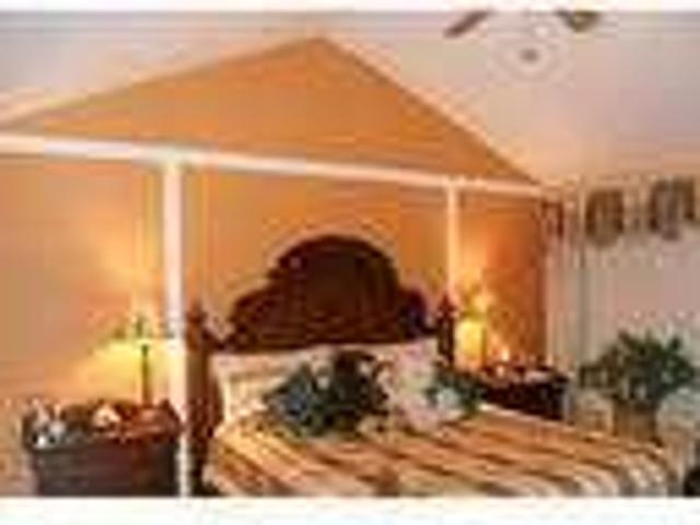 3 bedrooms Apartment in Quiet Building Basking Ridge. Single Car Garage!