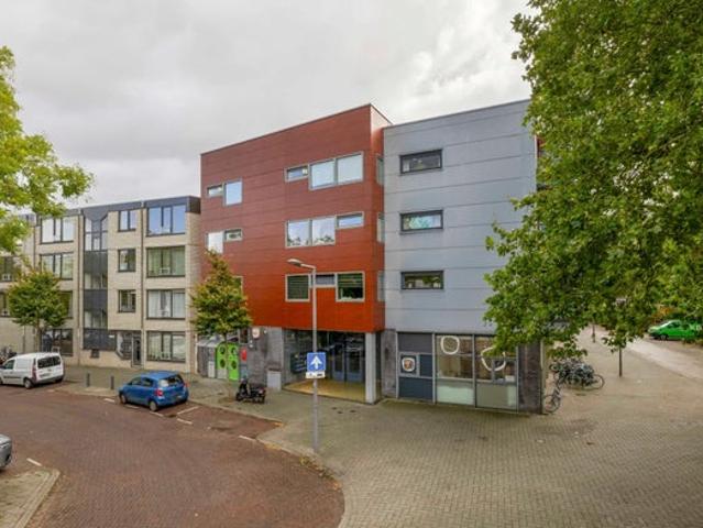 3 bedrooms Apartment Surface Area: 100m2 Furnished Available from: 2026 07 06
