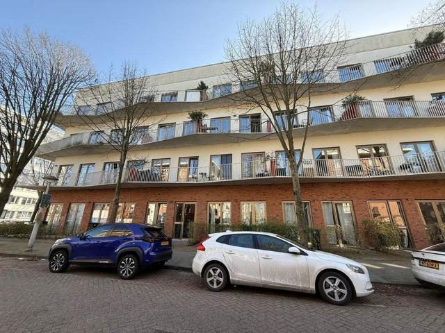 3 bedrooms Apartment Surface Area: 137m2 Unfurnished
