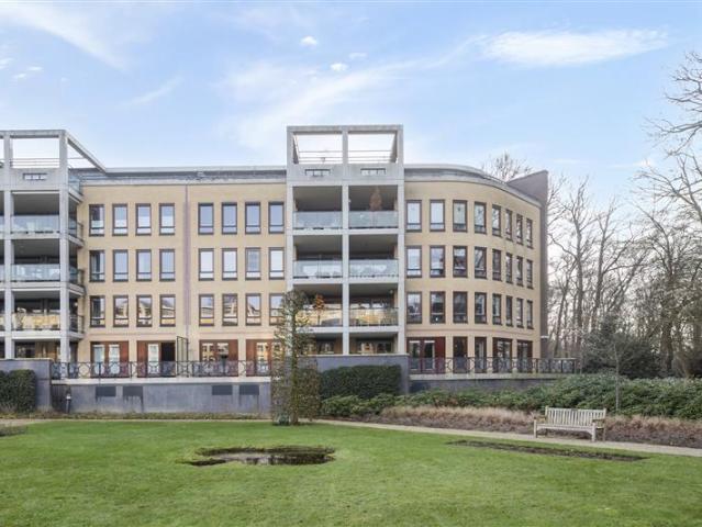 3 bedrooms Apartment Surface Area: 143m2 Furnished