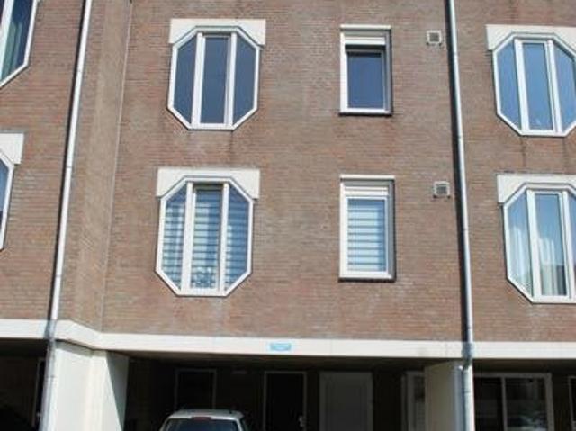 3 bedrooms Apartment Surface Area: 76m2 Unfurnished Available from: 2026 11 02