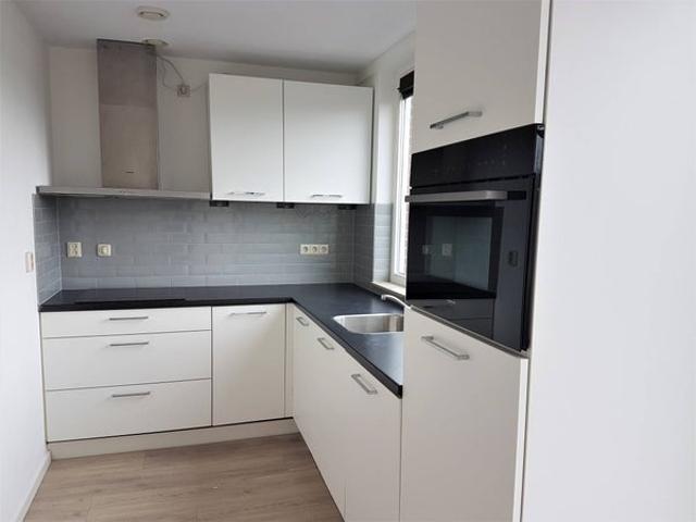 3 bedrooms Apartment Surface Area: 98m2 Unfurnished