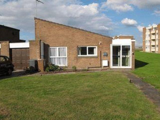3 Bedrooms Bungalow for rent in Mockbeggar Drive, Wallasey CH45