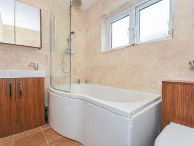 3 Bedrooms Bungalow for rent in Mortimer Road, Rayleigh SS6