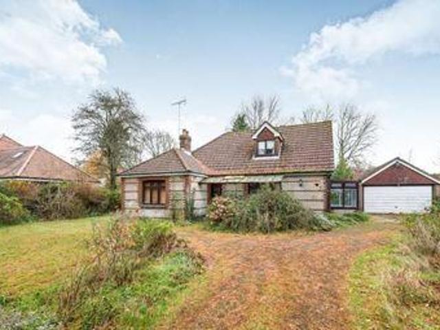 3 Bedrooms Bungalow for sale in Medstead, Alton, Hampshire GU34