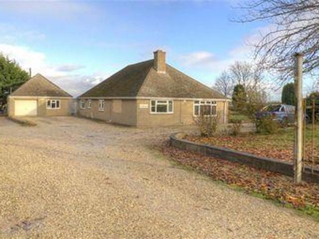 3 Bedrooms Bungalow for sale in Broughton, Brigg DN20