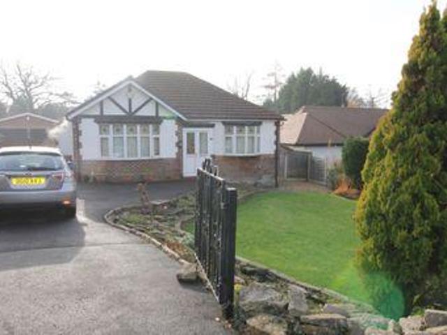 3 Bedrooms Bungalow for sale in Carr Brow, High Lane, Stockport SK6