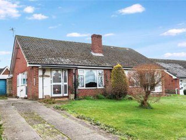3 Bedrooms Bungalow for sale in Greenlands Road, Kingsclere, Newbury, Hampshire RG20