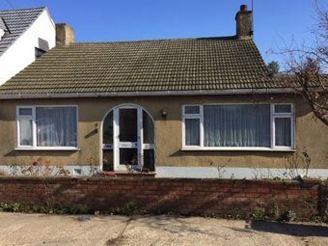 3 Bedrooms Bungalow for sale in 3 Grosvenor Road, Orsett, Essex RM16