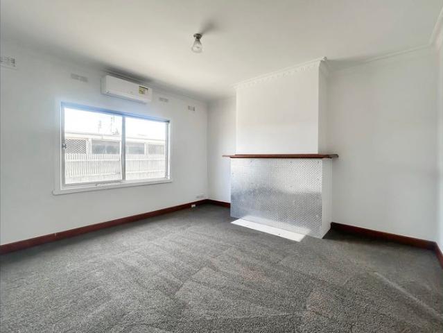 3 BEDROOMS CENTRALLY LOCATED