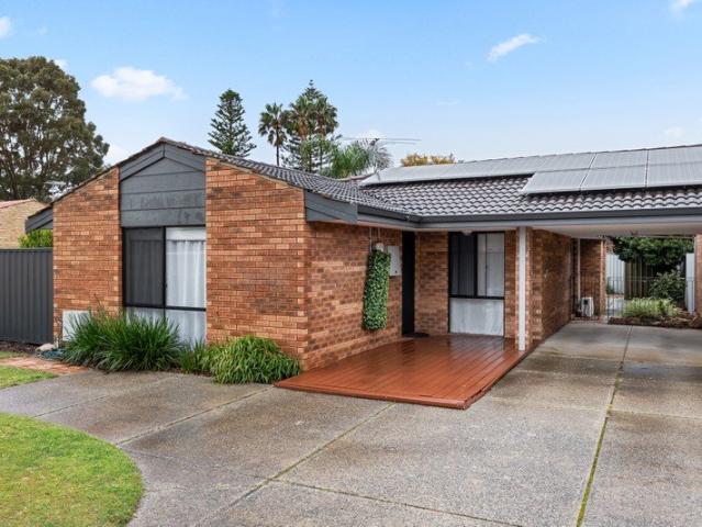 3 bedrooms Duplex half in Willetton High School Zone!