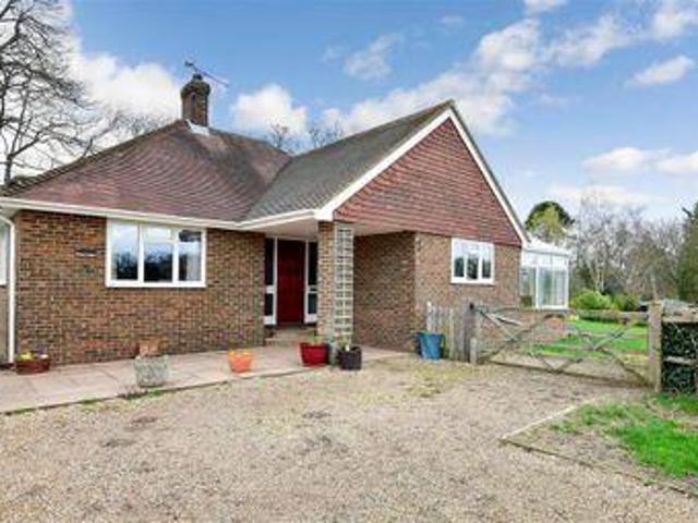 3 Bedrooms Detached bungalow for sale in Main Street, Beckley, Rye, East Sussex TN31