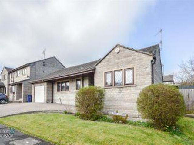 3 Bedrooms Detached bungalow for sale in Holden Close, Barrowford, Nelson BB9