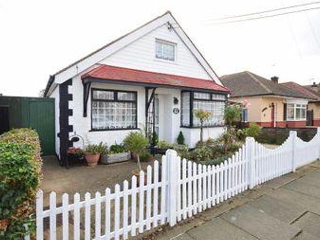 3 Bedrooms Detached bungalow for sale in Kemp Road, Whitstable, Kent CT5