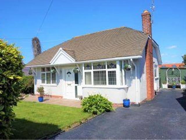 3 Bedrooms Detached bungalow for sale in Pen Y Llys, Rhyl LL18