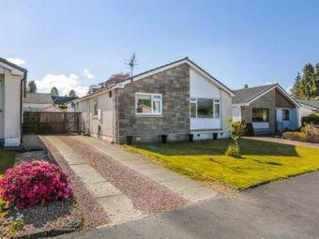 3 Bedrooms Detached bungalow for sale in Strathview Place, Comrie PH6